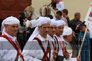 Troupe Tizerwine L3arfa, Souk Tleta, Parade populaire de groupe folkloriques algériens aux cérémonies de clôture de Tlemcen capitale de la culture islamique 2011 (21/04/2012)
