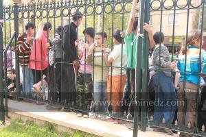 Parade populaire de groupe folkloriques algériens aux cérémonies de clôture de Tlemcen capitale de la culture islamique 2011 (21/04/2012)