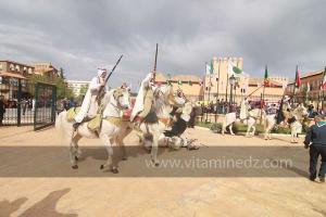Cavaliers (khayala) de Tlemcen, Parade populaire de groupe folkloriques algériens aux cérémonies de clôture de Tlemcen capitale de la culture islamique 2011 (21/04/2012)