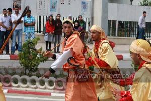 Parade populaire de groupe folkloriques algériens aux cérémonies de clôture de Tlemcen capitale de la culture islamique 2011 (21/04/2012)