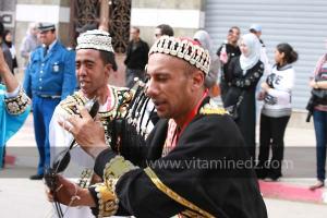 Parade populaire de groupe folkloriques algériens aux cérémonies de clôture de Tlemcen capitale de la culture islamique 2011 (21/04/2012)