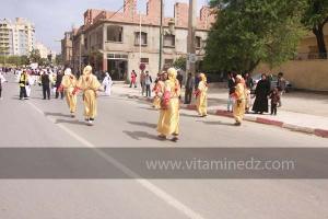Parade populaire de groupe folkloriques algériens aux cérémonies de clôture de Tlemcen capitale de la culture islamique 2011 (21/04/2012)
