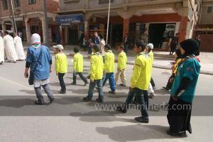 Jeunes scouts à la Parade populaire de groupe folkloriques algériens aux cérémonies de clôture de Tlemcen capitale de la culture islamique 2011 (21/04/2012)