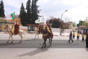 Parade populaire de groupe folkloriques algériens aux cérémonies de clôture de Tlemcen capitale de la culture islamique 2011 (21/04/2012)