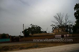 Maison coloniale, domaine sidi bouziane, à Mostaganem