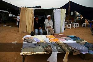 Vendeur de Djellabas et Chaches à Waada de Sidi Laadjal, Oued El Khir, Mostaganem 31.05.2012