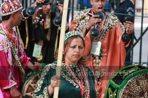 Troupe Diwan Gnaoua El Bahia d'Oran à la Parade populaire de groupes folkloriques algériens aux cérémonies de clôture de Tlemcen capitale de la culture islamique 2011 (21/04/2012)