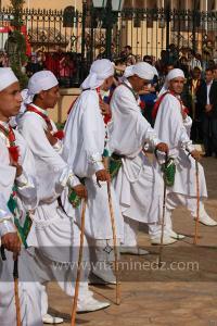 Parade populaire de groupe folkloriques algériens aux cérémonies de clôture de Tlemcen capitale de la culture islamique 2011 (21/04/2012)