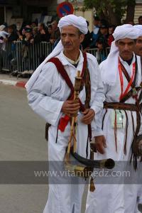 Troupe Tizerwine L3arfa, Souk Tleta, Parade populaire de groupe folkloriques algériens aux cérémonies de clôture de Tlemcen capitale de la culture islamique 2011 (21/04/2012)