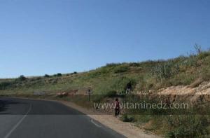 La commune de Oued Rhiou, route nationale 90, vers Ammi Moussa, Traversant Djbel Gargar