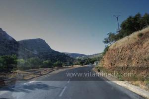 La commune de Oued Rhiou, route nationale 90, vers Ammi Moussa, Traversant Djbel Gargar