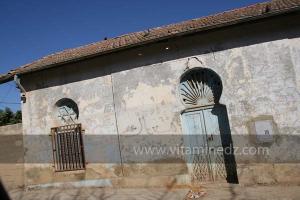 Ammi Moussa, ancienne construction.