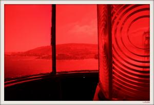 Rouge, et contre tous