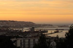 LE LITTORAL A L HEURE DU COUCHER
