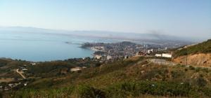 La plaine est morne et la ville la mange