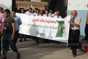 Festivités du cinquantenaire de l\'indépendance de l\'Algérie à Tlemcen, défilé, feux d\'artifices et fantasia au programme