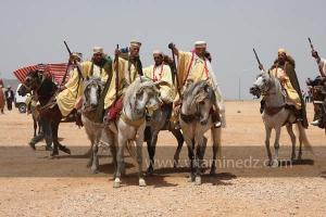 Festivités du cinquantenaire de l\'indépendance de l\'Algérie à Tlemcen, défilé, feux d\'artifices et fantasia au programme