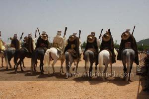 Festivités du cinquantenaire de l\'indépendance de l\'Algérie à Tlemcen, défilé, feux d\'artifices et fantasia au programme
