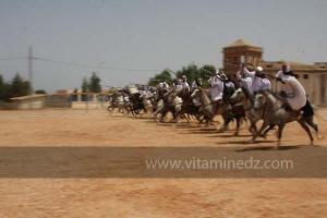 Festivités du cinquantenaire de l\'indépendance de l\'Algérie à Tlemcen, défilé, feux d\'artifices et fantasia au programme