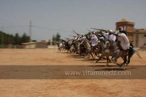 Festivités du cinquantenaire de l\'indépendance de l\'Algérie à Tlemcen, défilé, feux d\'artifices et fantasia au programme