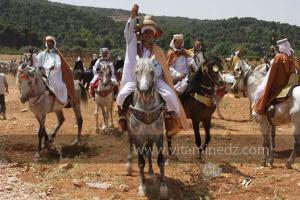 Festivités du cinquantenaire de l\'indépendance de l\'Algérie à Tlemcen, défilé, feux d\'artifices et fantasia au programme