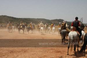 Festivités du cinquantenaire de l\'indépendance de l\'Algérie à Tlemcen, défilé, feux d\'artifices et fantasia au programme