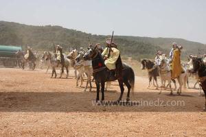 Festivités du cinquantenaire de l\'indépendance de l\'Algérie à Tlemcen, défilé, feux d\'artifices et fantasia au programme