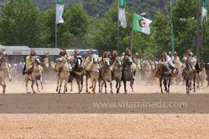 Festivités du cinquantenaire de l\'indépendance de l\'Algérie à Tlemcen, défilé, feux d\'artifices et fantasia au programme