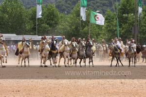 Festivités du cinquantenaire de l\'indépendance de l\'Algérie à Tlemcen, défilé, feux d\'artifices et fantasia au programme