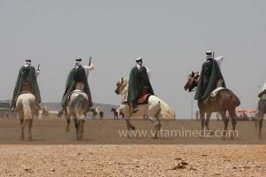 Festivités du cinquantenaire de l\'indépendance de l\'Algérie à Tlemcen, défilé, feux d\'artifices et fantasia au programme