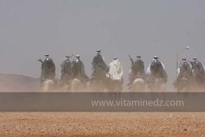 Festivités du cinquantenaire de l\'indépendance de l\'Algérie à Tlemcen, défilé, feux d\'artifices et fantasia au programme