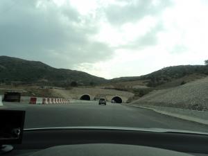 ENFIN UNE BOUFFEE D'OXYGENE LE TUNNEL DE LAKHDARIA