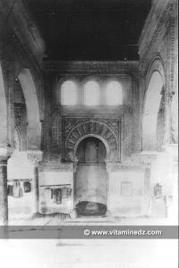 Interieur et Mihrab de la Mosquée de Sidi Bellahcene
