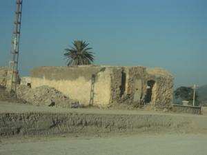 UNE VIEILLE HABITATION ABONDONNEE  A MOUSLIMOUNE DANS LA COMMUNE DE CHERCHEL