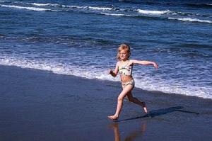 Plage centrale de Ténès -  Baigneurs et eaux usées s’y côtoient!