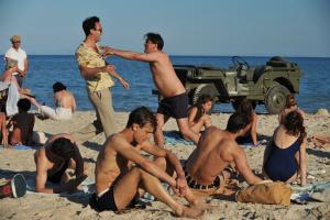 Ce que le jour doit à la nuit est un film d\'Alexandre Arcady basé sur le roman du même nom Ce que le jour doit à la nuit de Yasmina Khadra