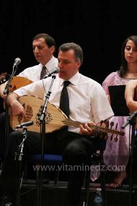 Mohamed El Habib Mansouri de l\'association musicale Nassim EL Andalous d\'Oran à la 6è édition du Festival de musique Hawzi à Tlemcen.