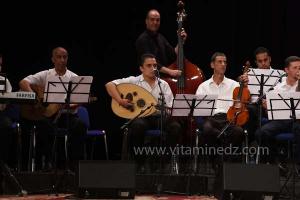 L\'association musicale El Kortobiya de Tlemcen sous la direction du chikh Salah Boukli à la 6è édition du Festival de musique Hawzi à Tlemcen.