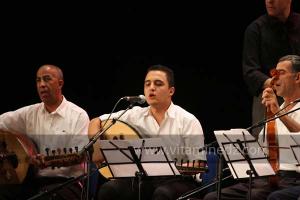 L\'association musicale El Kortobiya de Tlemcen sous la direction du chikh Salah Boukli à la 6è édition du Festival de musique Hawzi à Tlemcen.