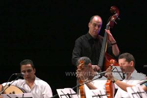 L\'association musicale El Kortobiya de Tlemcen sous la direction du chikh Salah Boukli à la 6è édition du Festival de musique Hawzi à Tlemcen.