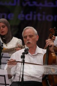 Chikh Salah Boukli dirigeant L\'association musicale El Kortobiya de Tlemcen à la 6è édition du Festival de musique Hawzi à Tlemcen.