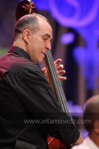 L\'association musicale El Kortobiya de Tlemcen sous la direction du chikh Salah Boukli à la 6è édition du Festival de musique Hawzi à Tlemcen.