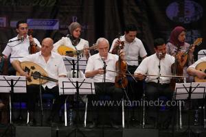 L\'association musicale El Kortobiya de Tlemcen sous la direction du chikh Salah Boukli à la 6è édition du Festival de musique Hawzi à Tlemcen.