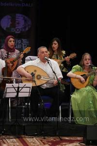 L\'association musicale El Kortobiya de Tlemcen sous la direction du chikh Salah Boukli à la 6è édition du Festival de musique Hawzi à Tlemcen.