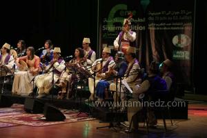 L\'association musicale Dar El Gharnatia de Kolea à la 6è édition du Festival de musique Hawzi à Tlemcen.