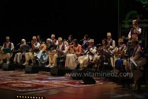 L\'association musicale Dar El Gharnatia de Kolea à la 6è édition du Festival de musique Hawzi à Tlemcen.