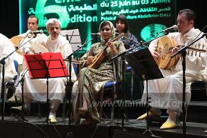 L\'association musicale Gharnata de Tlemcen sous la direction de Ghouti Korso à la 6è édition du Festival de musique Hawzi à Tlemcen.
