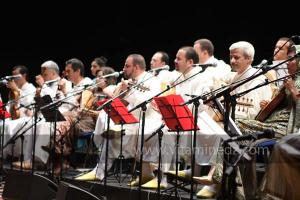 L\'association musicale Gharnata de Tlemcen sous la direction de Ghouti Korso à la 6è édition du Festival de musique Hawzi à Tlemcen.
