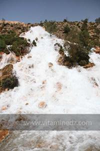 Cascades, nouvellement crées, par les rejets de la station de déssalement de plage du sel , Région de Msirda T\'hata