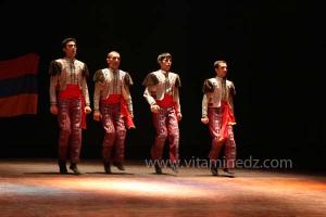 L\'Arménie à la 8eme edition du festival international des danses populaires de Sidi Bel Abbes. Ici en visite à Tlemcen.